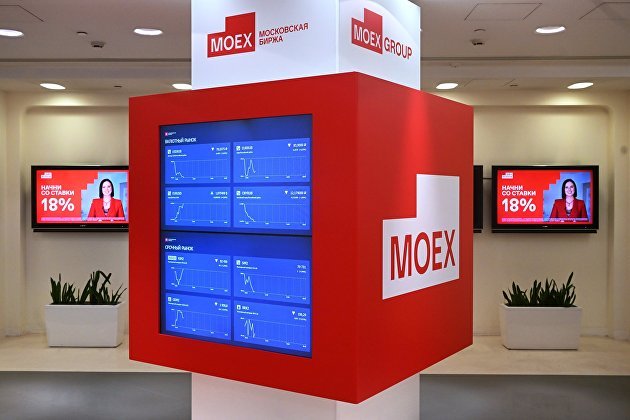 Российский рынок акций в первый торговый день года вырос на 0,86 процента