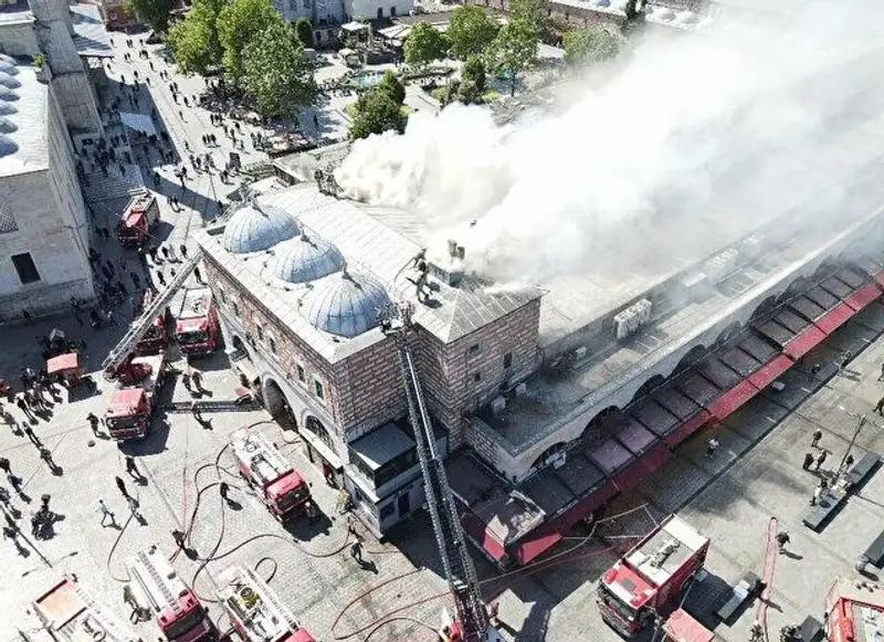 В туристическом месте Стамбула произошел пожар